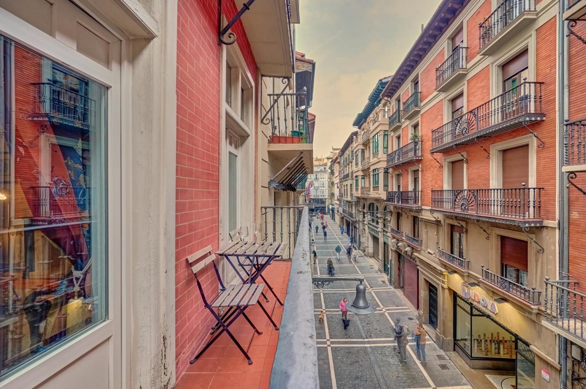 Heart Of Pamplona Apartments III By Clabao Luaran gambar